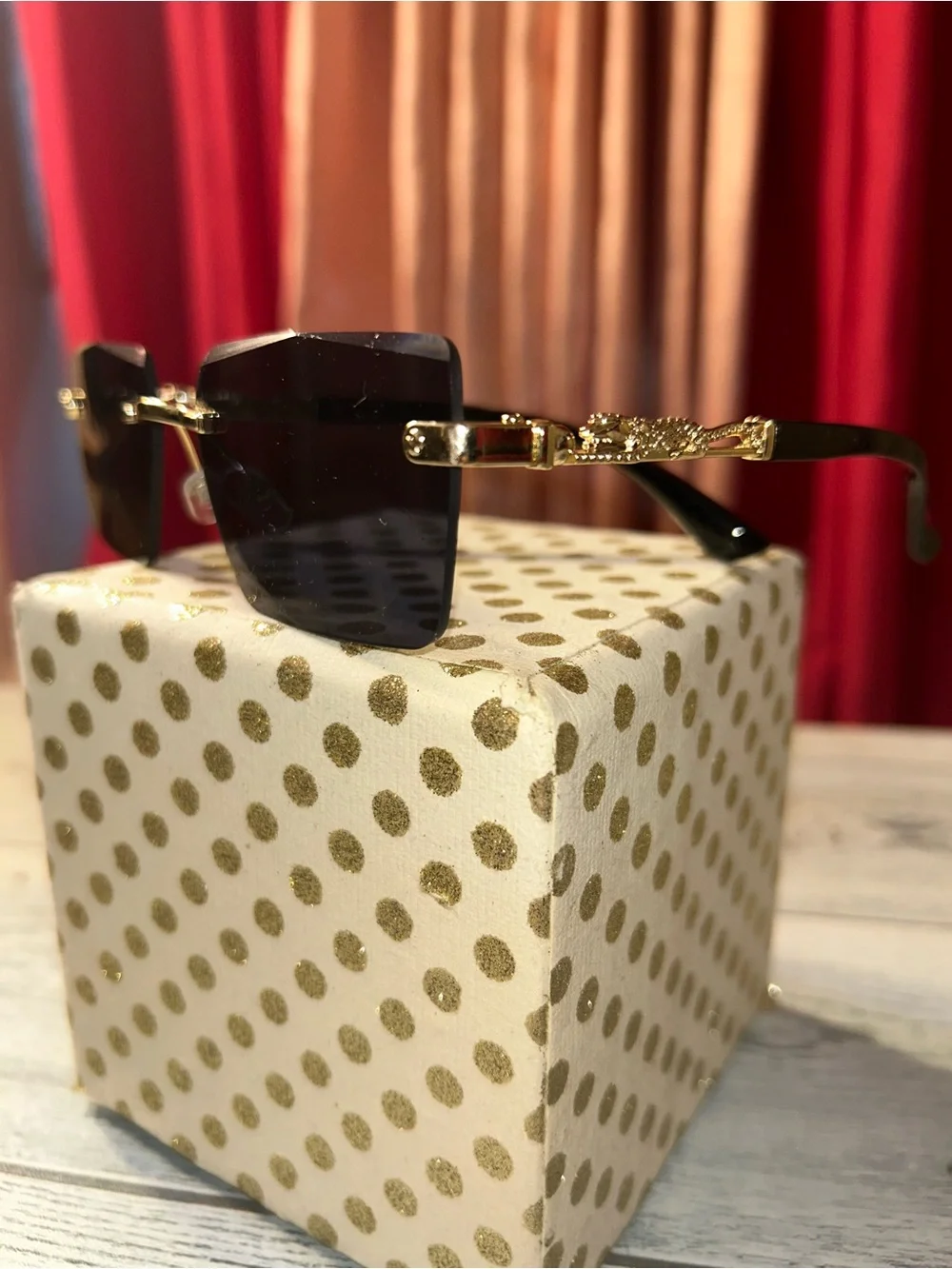 Trendy fashion, sunglasses bundle of (3)
